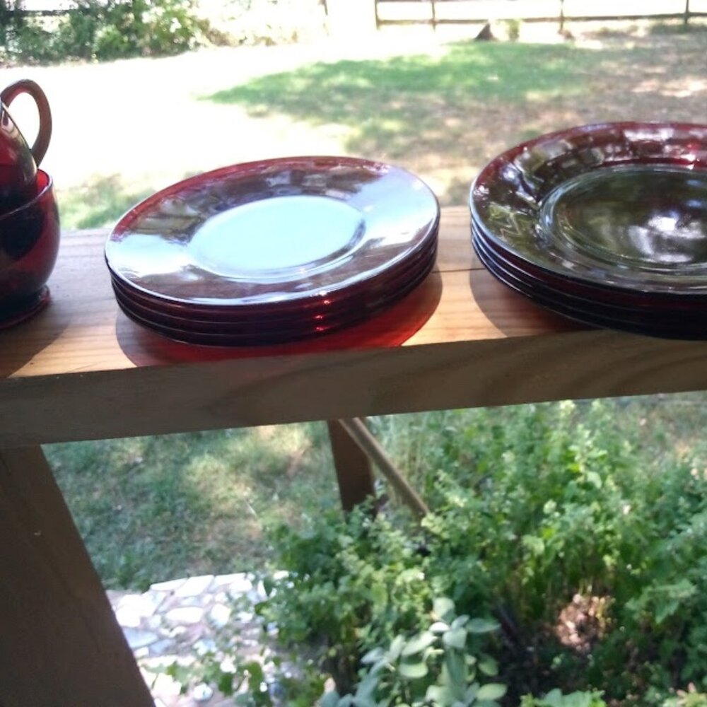 Luminarc France ruby red Arcoroc salad plate. Set of four EC